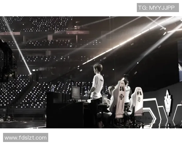 IG逆袭之路：英雄联盟赛场上的传奇与荣耀之旅